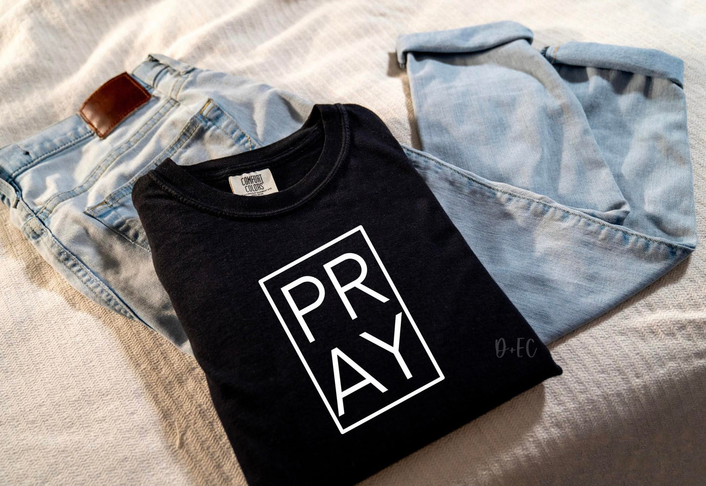 PRAY - Comfort Color