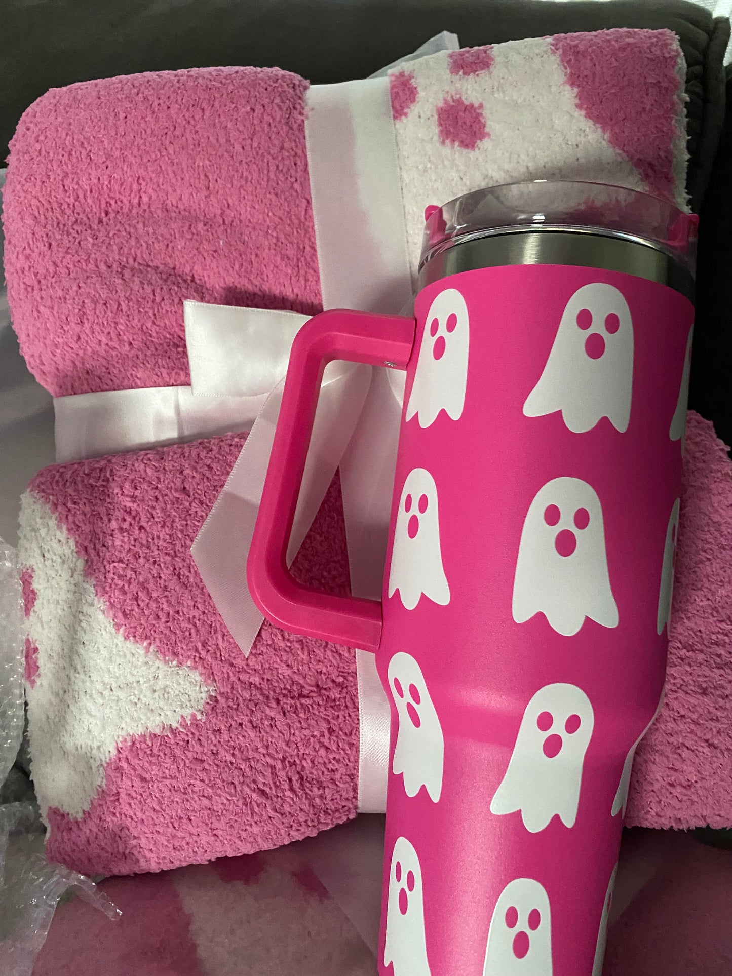 Pink Ghost Blanket, Viral Tiktok Blanket